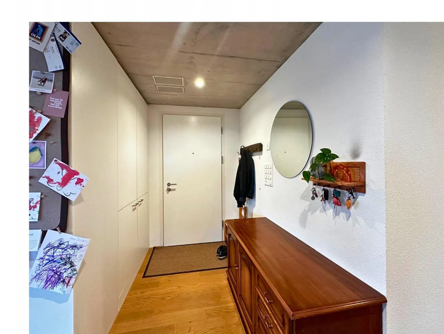 Appartement moderne de 3,5 pièces avec jardin d'hiver et intérieur élégant - Photo 2 sur 12