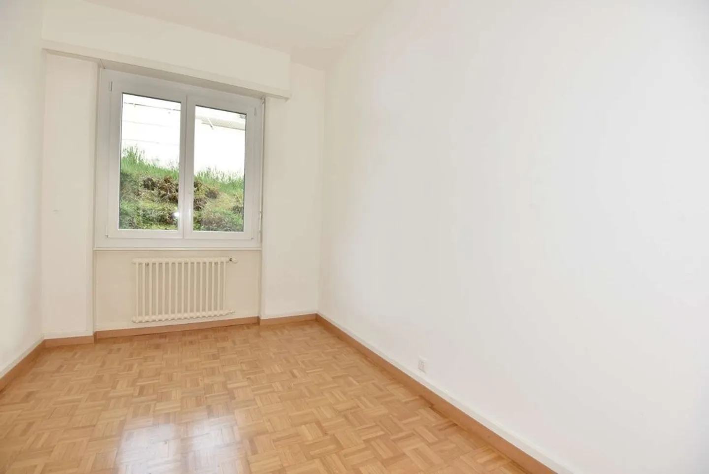 Appartamento con 4 camere, ambiente tranquillo, area verde - Foto 8 di 11