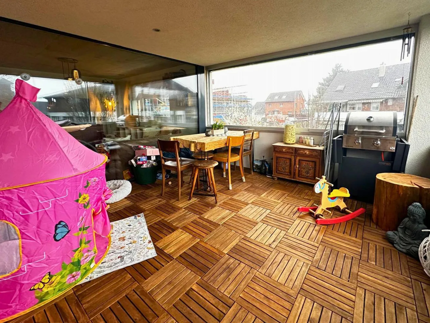 Appartement moderne de 3,5 pièces avec jardin d'hiver et intérieur élégant - Photo 5 sur 12