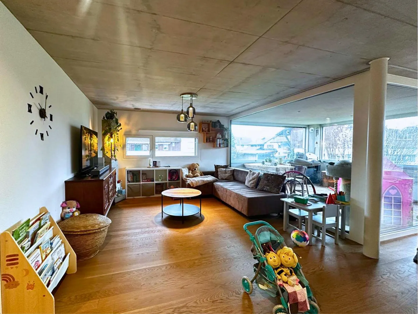 Appartement moderne de 3,5 pièces avec jardin d'hiver et intérieur élégant - Photo 6 sur 12