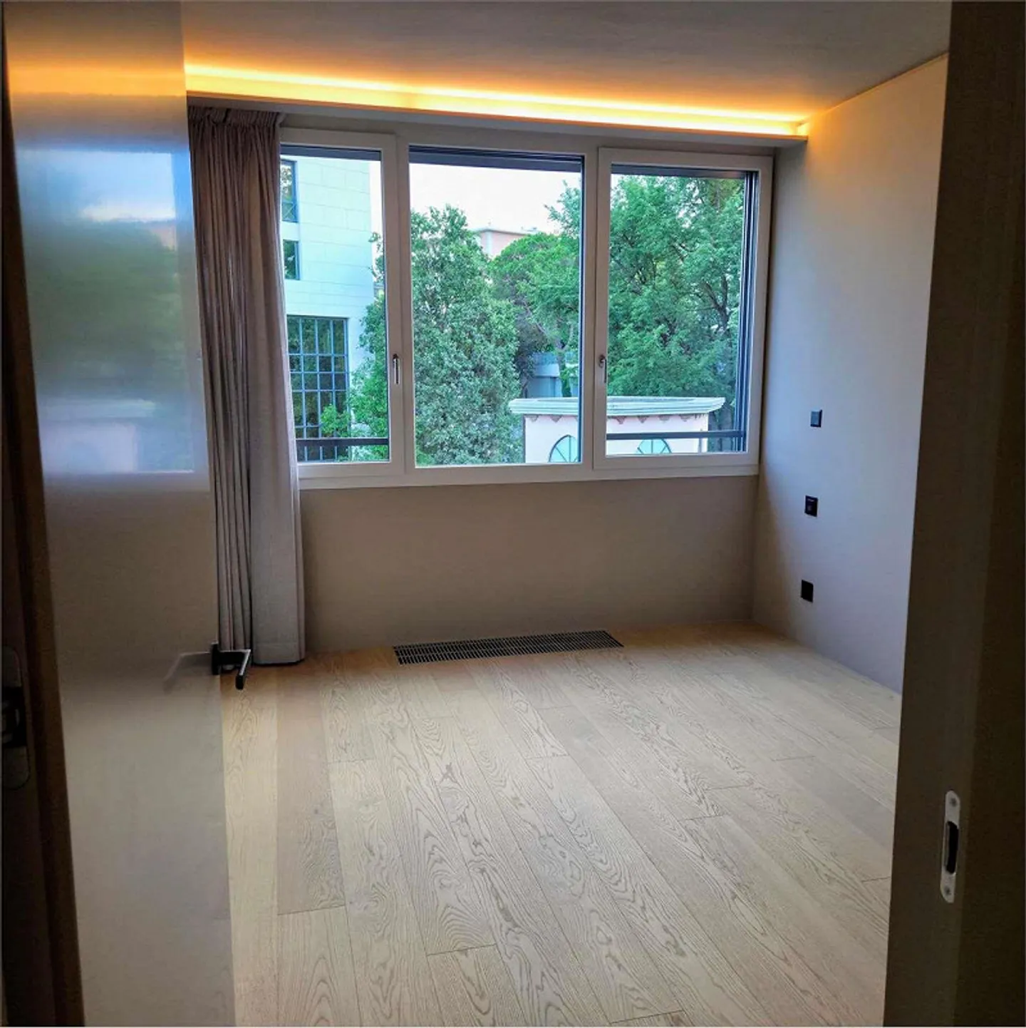 Neue Penthousewohnung mit Seeblick in Lugano - Foto 7 von 9