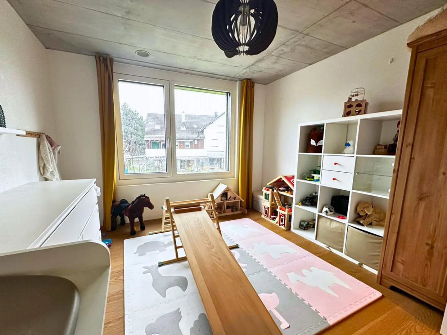 Appartement moderne de 3,5 pièces avec jardin d'hiver et intérieur élégant - Photo 10 sur 12