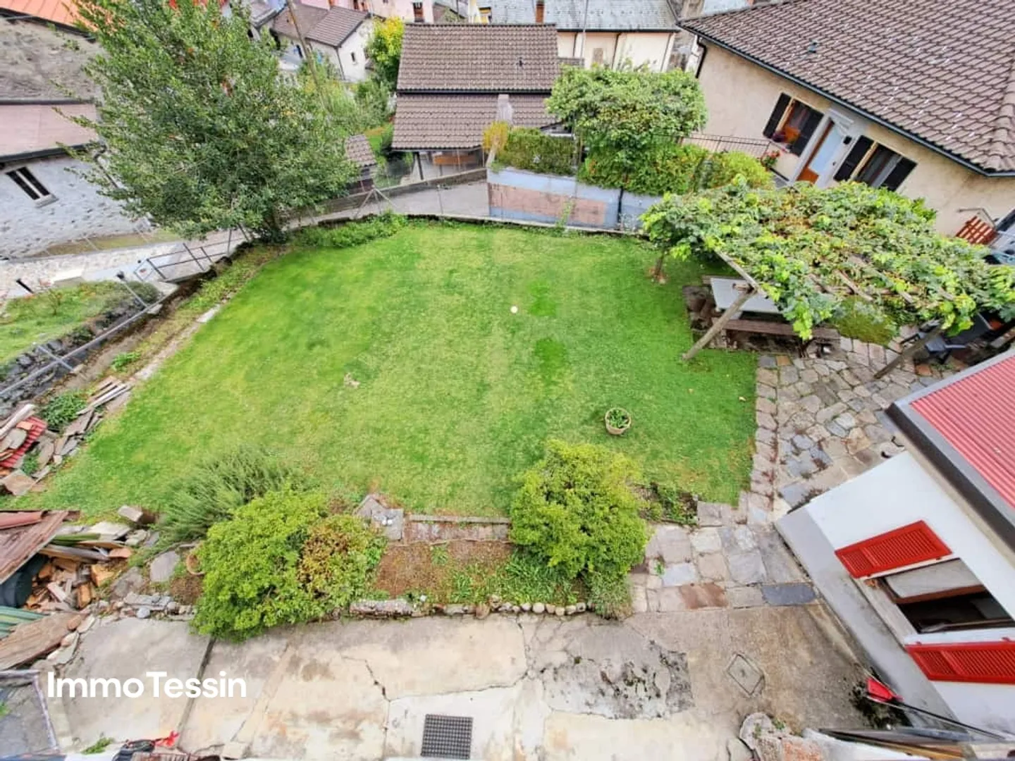 Charming Ticino House with Large Garden, Grottino & Panoramic View of the Ticino Mountains - Photo 3 of 13