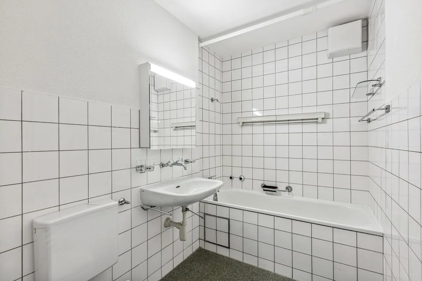 Appartement meublé 1 chambre avec service - Messe de Bâle - Photo 5 sur 5