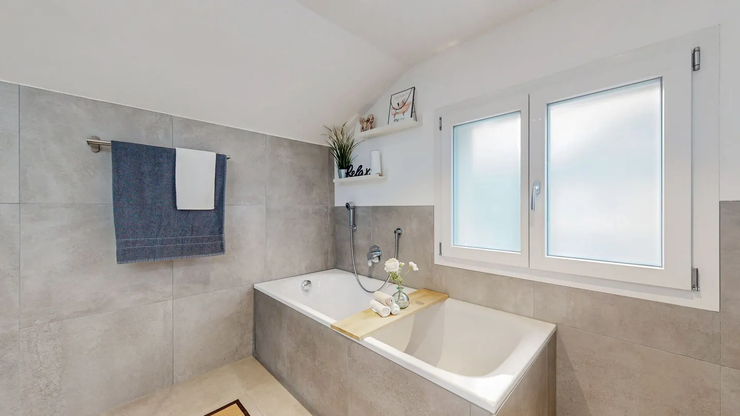 NEUF ET STYLÉ : MAISON INDIVIDUELLE DE 6,5 PIÈCES AVEC GRAND JARDIN - Photo 5 sur 8