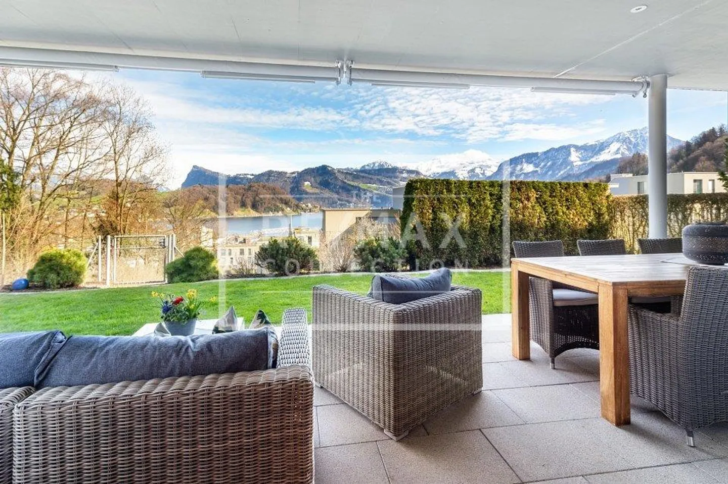 Dreamlike 3½-room apartment with lake view - Photo 1 of 13