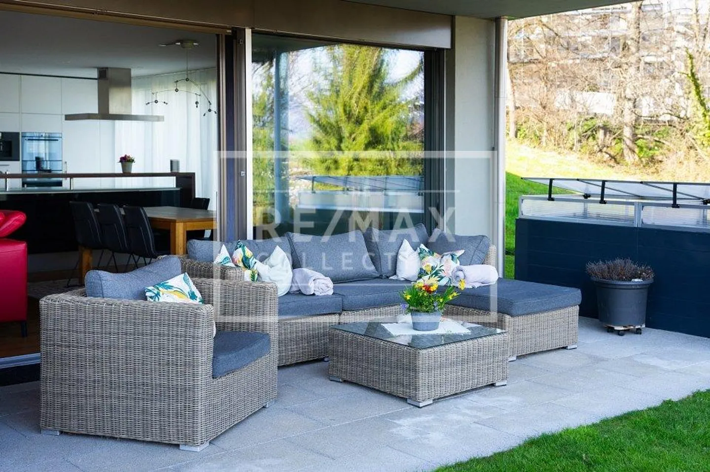 Dreamlike 3½-room apartment with lake view - Photo 3 of 13