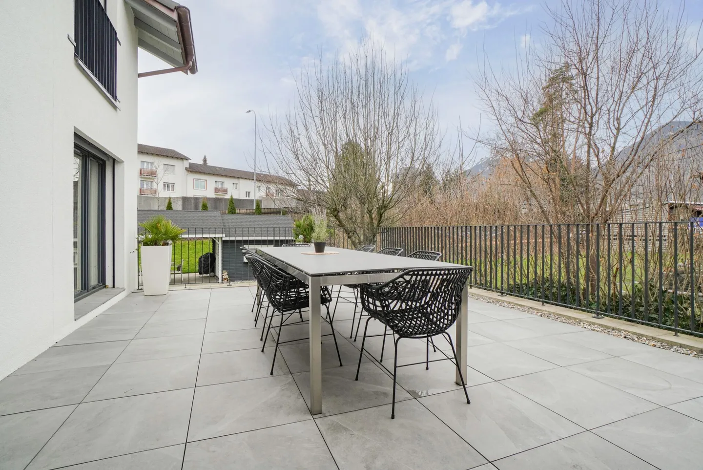 NEUF ET STYLÉ : MAISON INDIVIDUELLE DE 6,5 PIÈCES AVEC GRAND JARDIN - Photo 6 sur 8