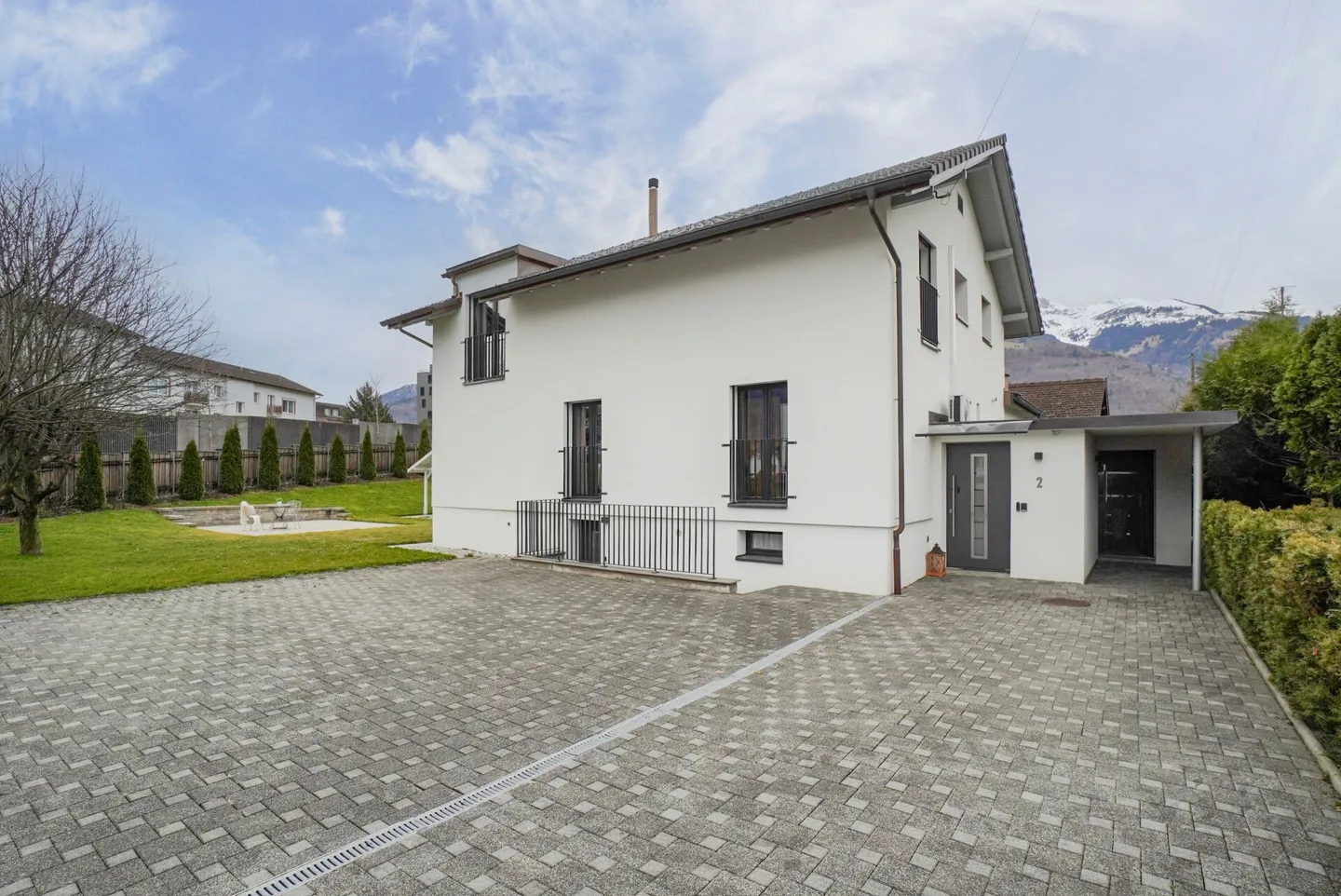 NEUF ET STYLÉ : MAISON INDIVIDUELLE DE 6,5 PIÈCES AVEC GRAND JARDIN - Photo 7 sur 8