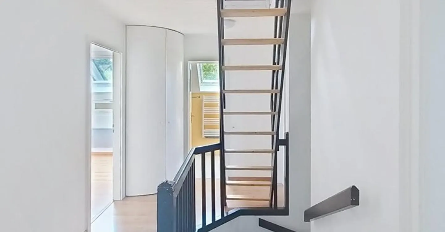 6-room House - Photo 8 of 12