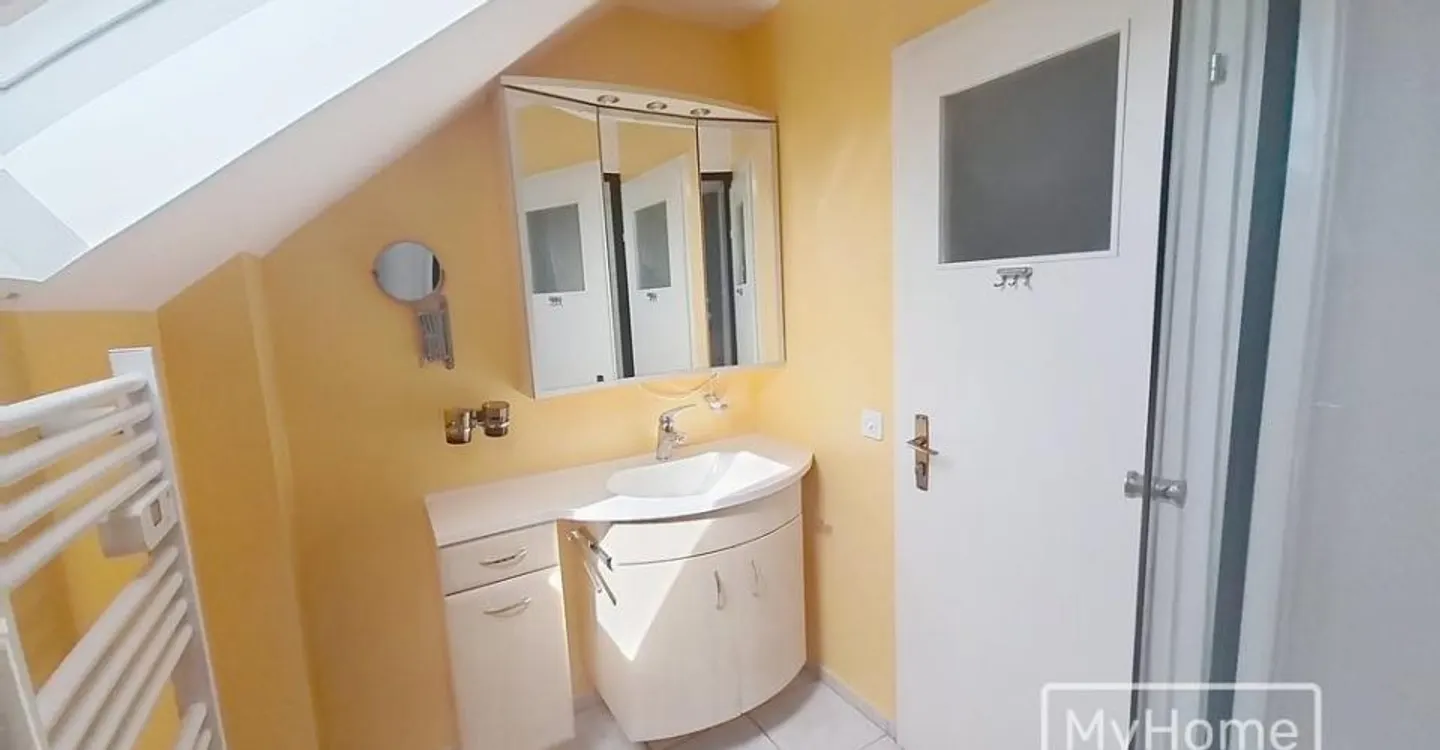 6-room House - Photo 9 of 12