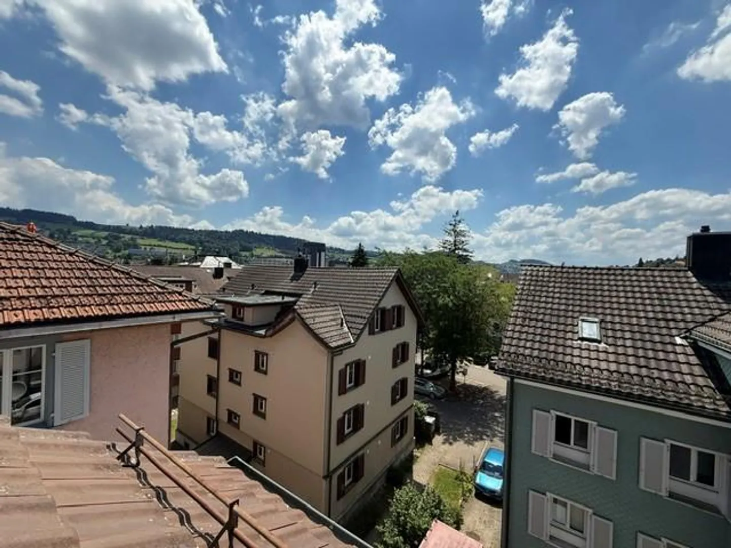 Appartement mansardé de 2.5 pièces fraîchement rénové et confortable - Photo 14 sur 14