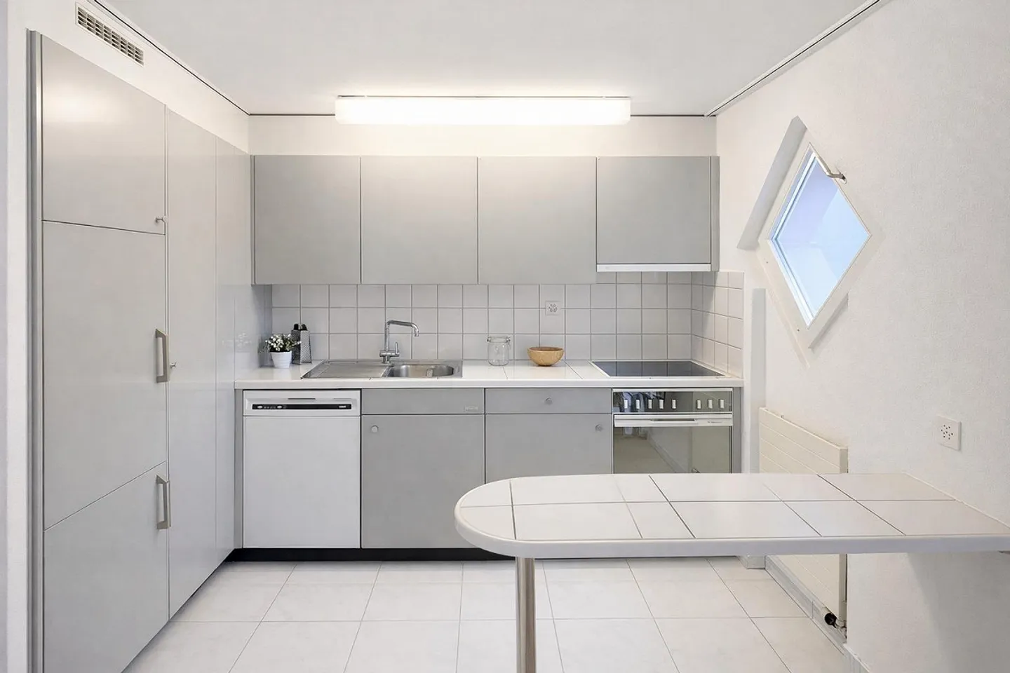 2.5 Room Apartment on the 1st Floor with Elevator - Photo 3 of 7