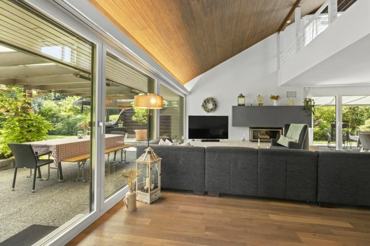 Modern, Charming Single-Family Home with Spacious Garden - Photo 3 of 12