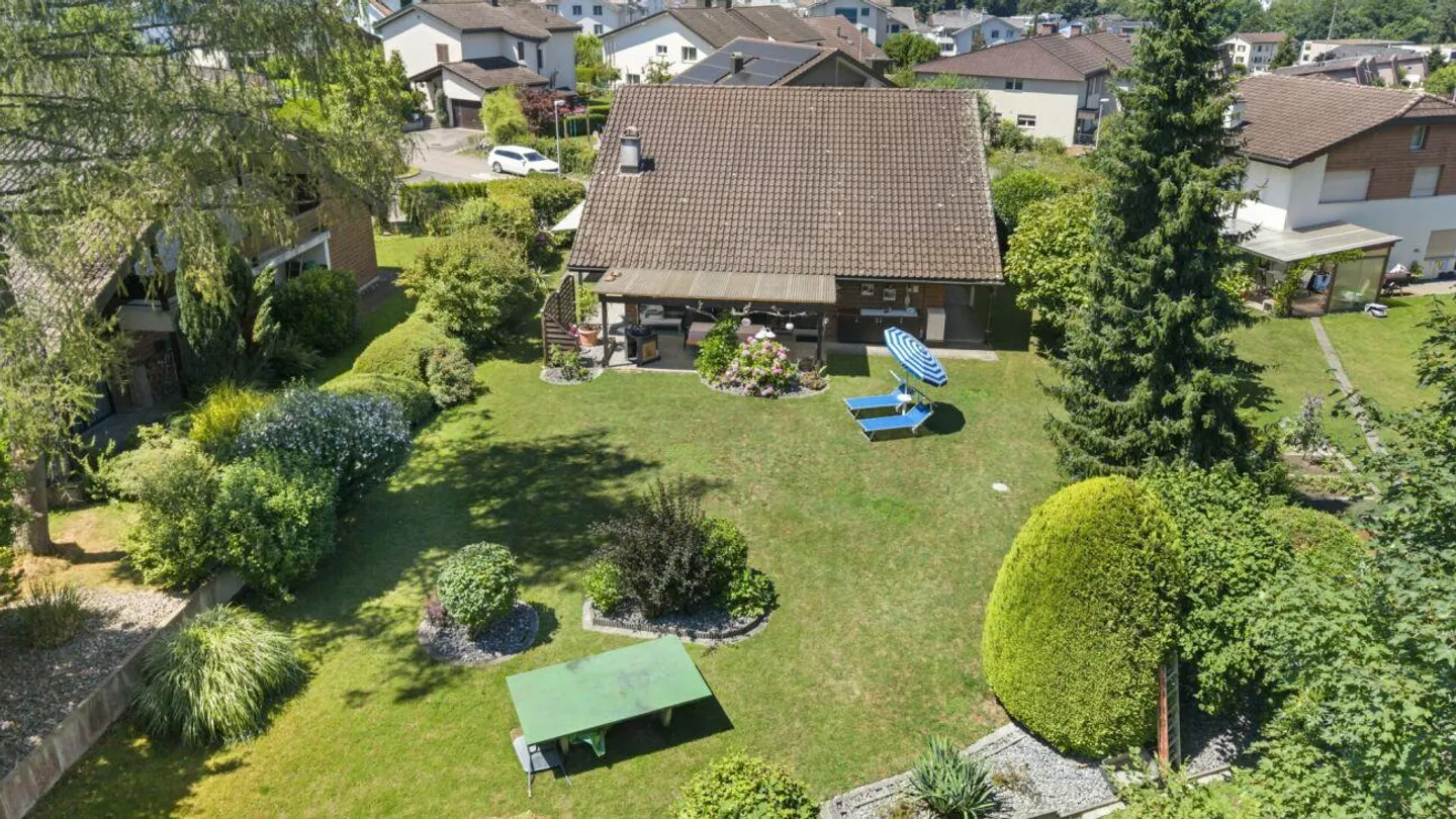 Modern, Charming Single-Family Home with Spacious Garden - Photo 6 of 12