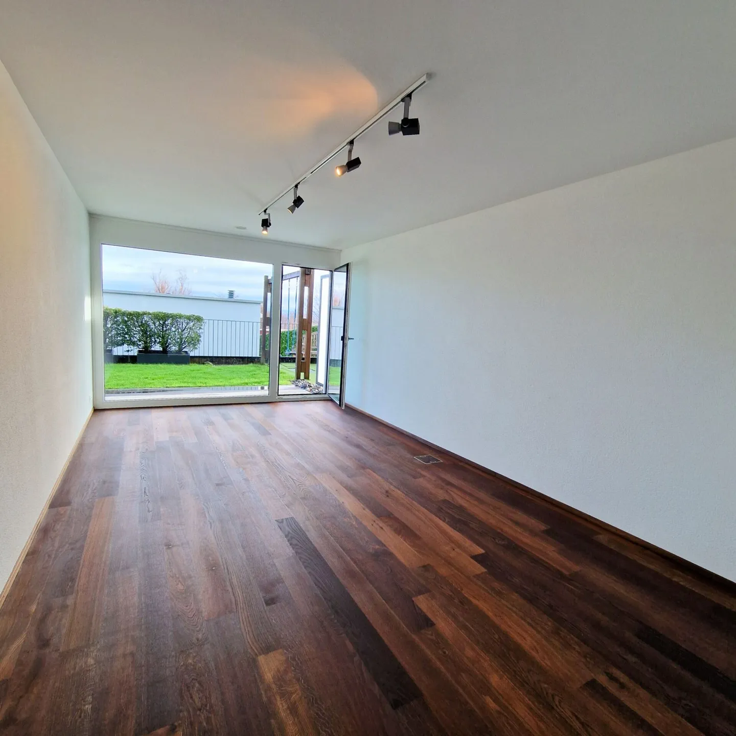 Casa a schiera moderna e spaziosa con vista panoramica - Foto 8 di 11