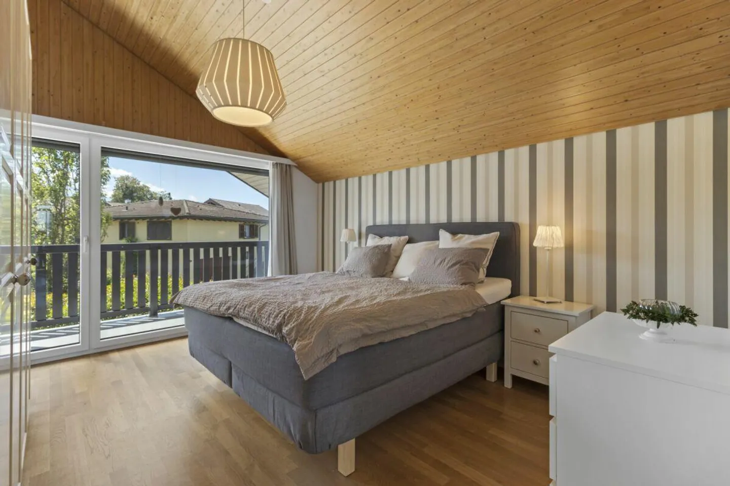 Modern, Charming Single-Family Home with Spacious Garden - Photo 9 of 12