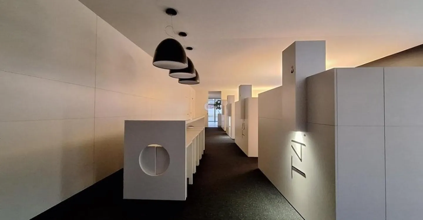 Flexible offices of 505 m2 with storage possibility - Photo 2 of 6