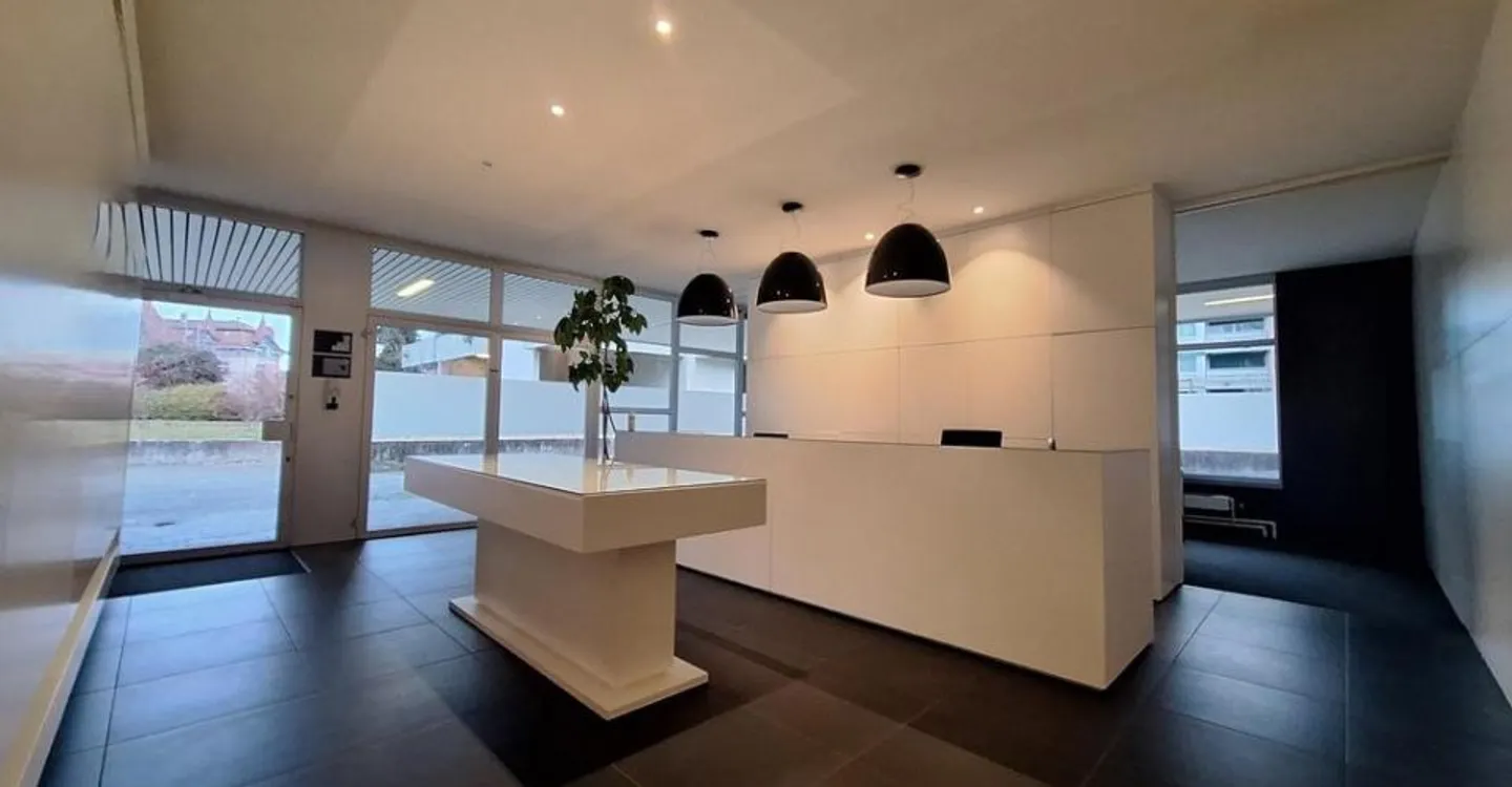 Flexible offices of 505 m2 with storage possibility - Photo 1 of 6