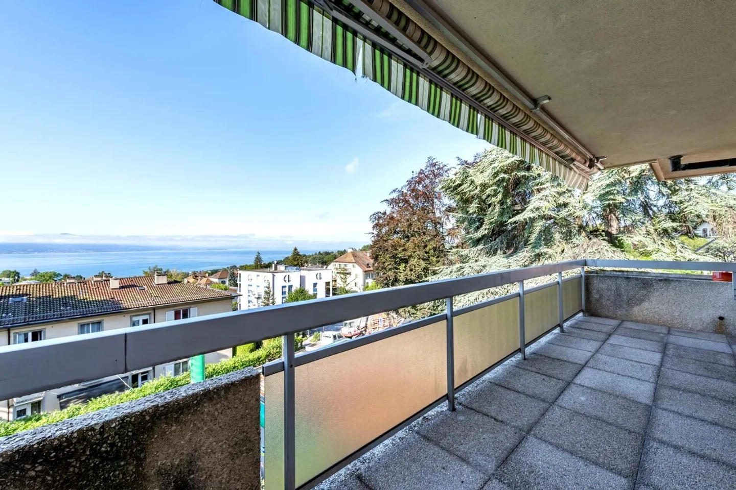Charmante Wohnung mit Seeblick - Foto 1 von 10