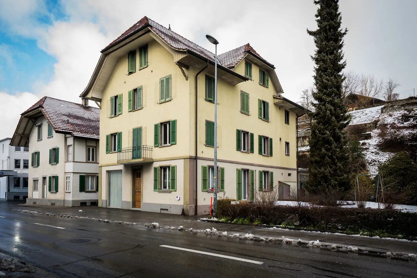 Central 5-room apartment on the 1st floor for rent - Photo 1 of 13