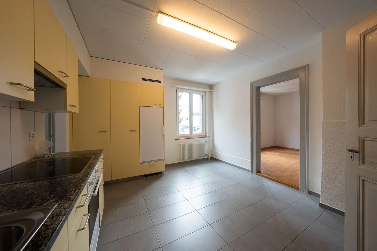 Central 5-room apartment on the 1st floor for rent - Photo 4 of 13