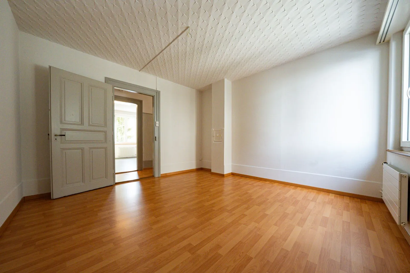 Central 5-room apartment on the 1st floor for rent - Photo 6 of 13