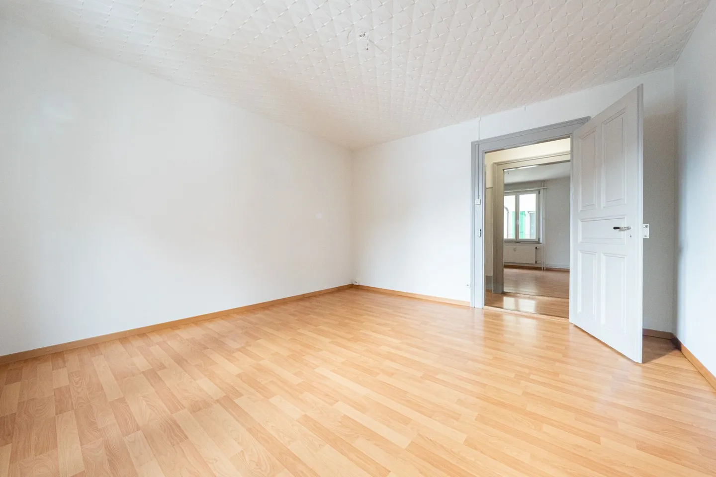 Central 5-room apartment on the 1st floor for rent - Photo 7 of 13