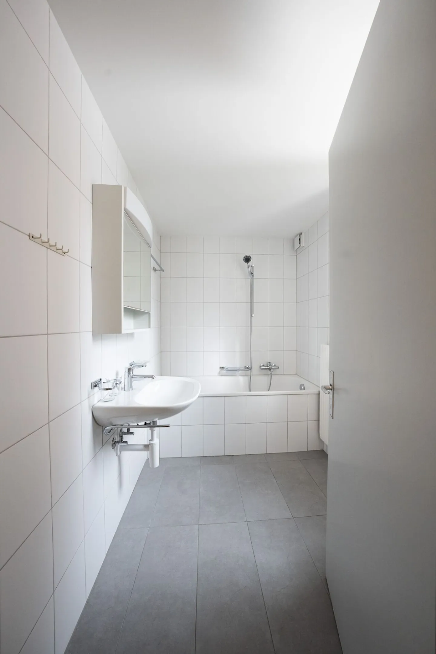 Central 5-room apartment on the 1st floor for rent - Photo 10 of 13