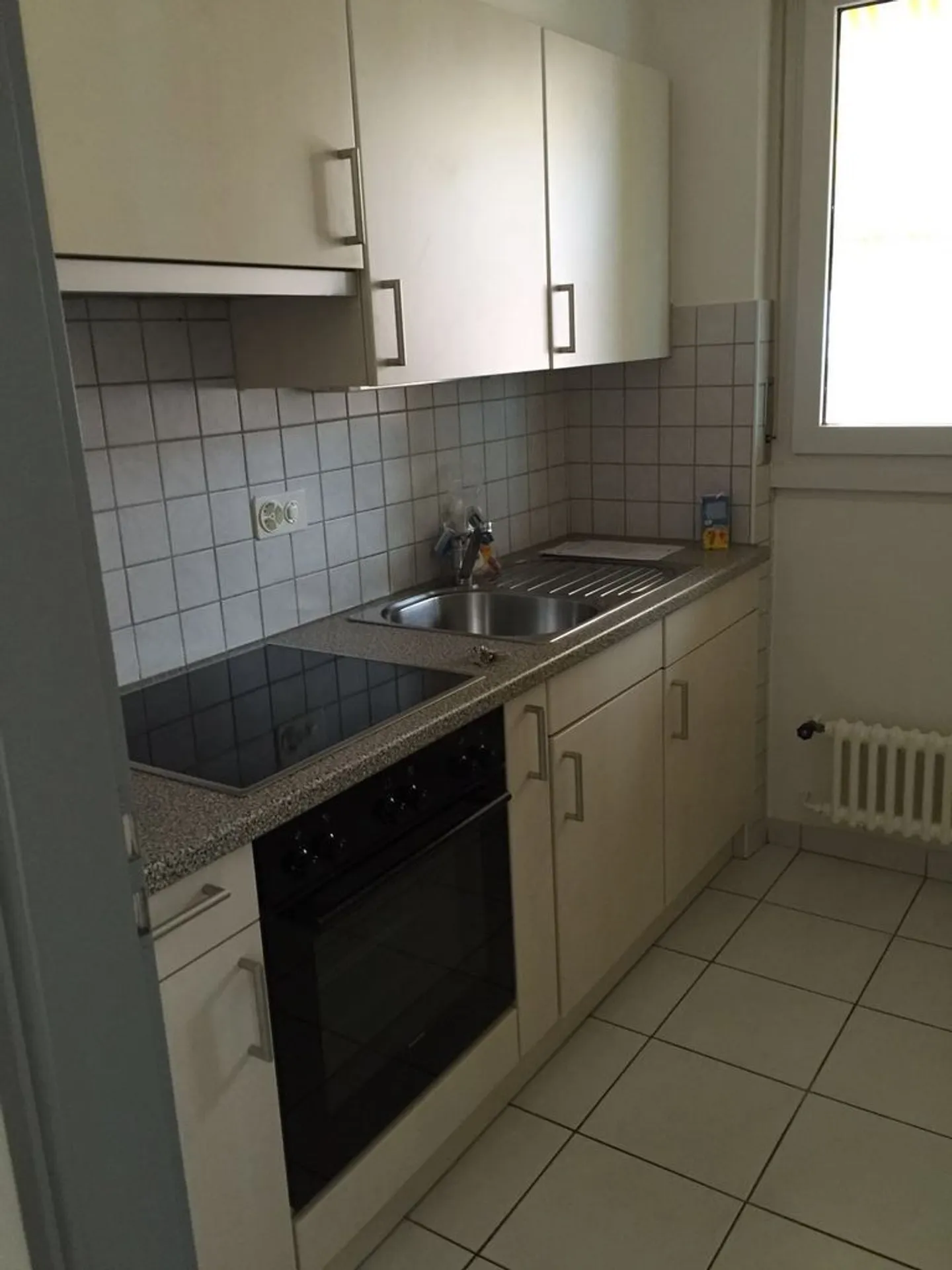 Apartment for rent - Photo 3 of 6
