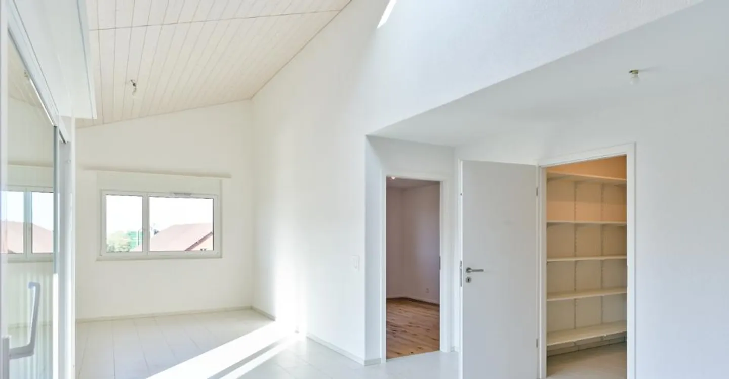 Neue 3,5-Zimmer-Wohnungen in einem ruhigen Dorf - Foto 3 von 5