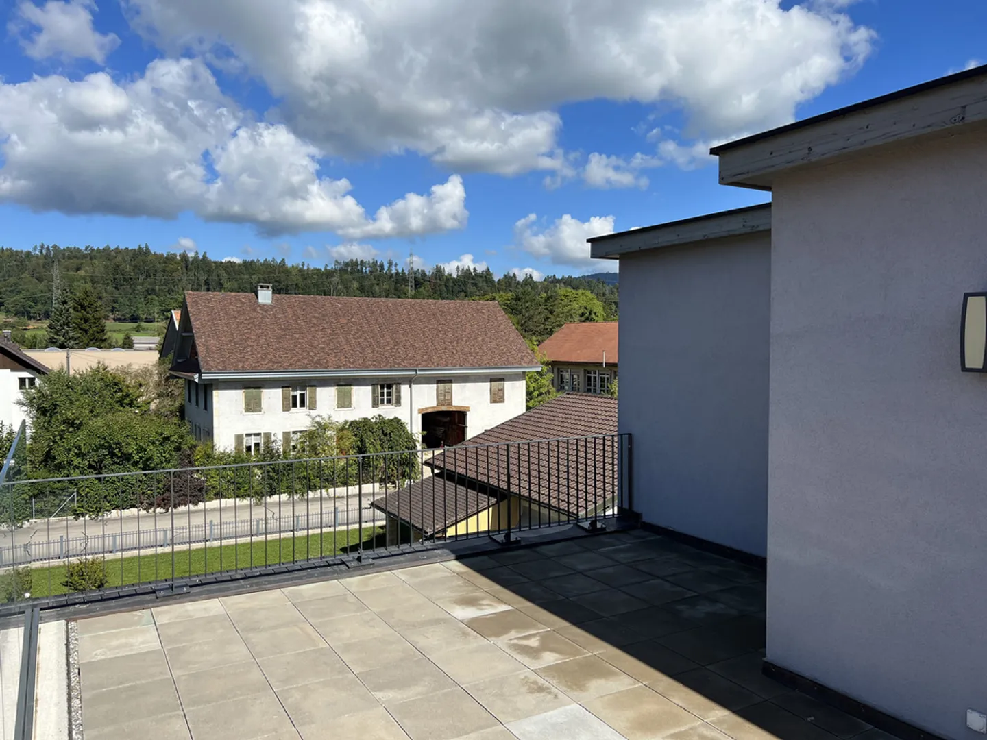Appartement moderne avec terrasse - Photo 1 sur 12
