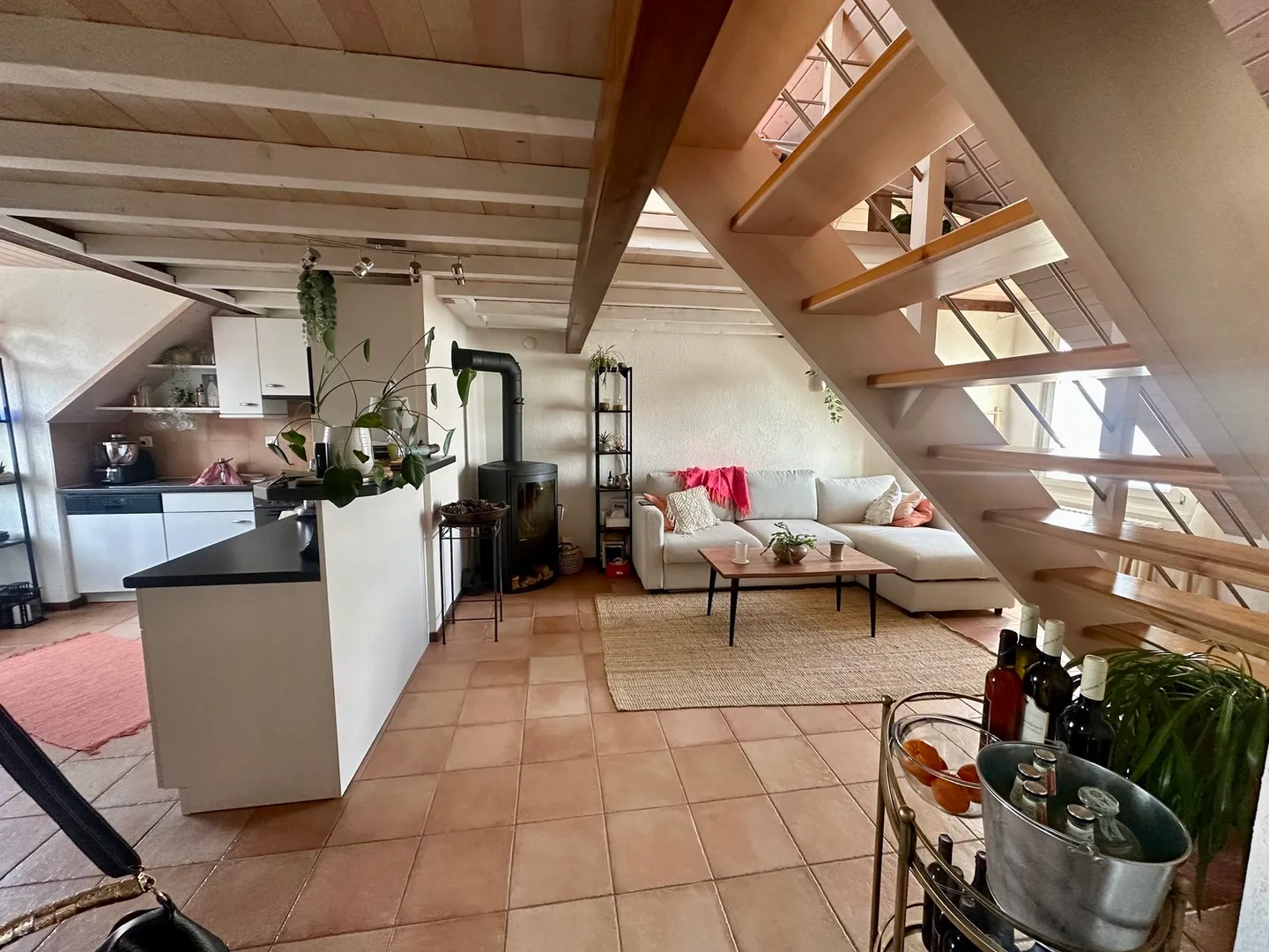 DACHGESCHOSSWOHNUNG 2 ZIMMER IN ST-PREX (VD), MÖBLIERT, BEFRISTET - Foto 2 von 10