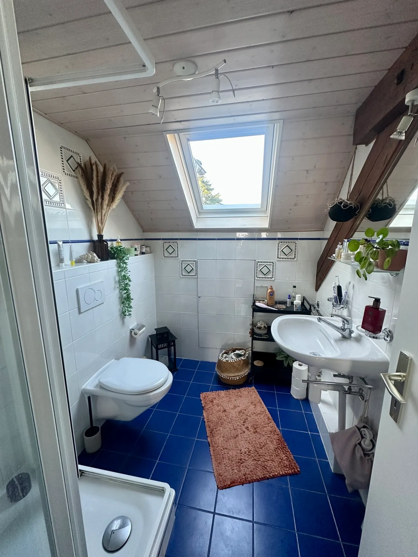 DACHGESCHOSSWOHNUNG 2 ZIMMER IN ST-PREX (VD), MÖBLIERT, BEFRISTET - Foto 9 von 10