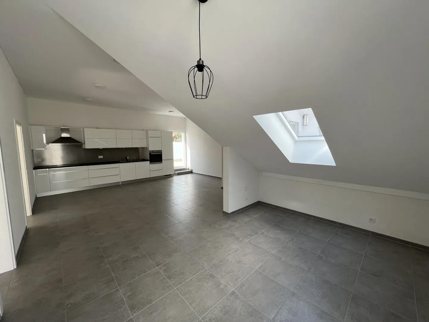 Appartement moderne avec terrasse - Photo 6 sur 12