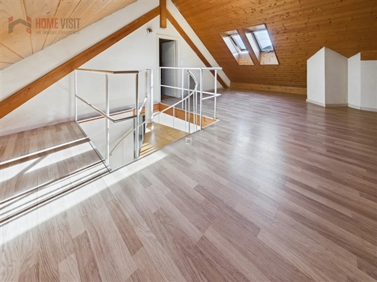 Vivere sopra i tetti – Maisonette con galleria e 130 m² di sensazione di spazio - Foto 10 di 13