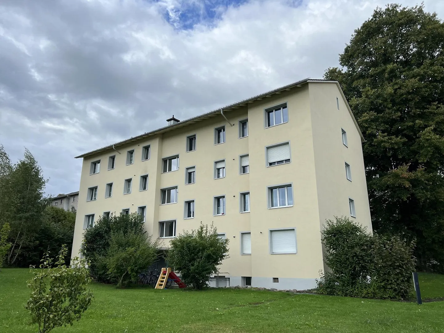Praktischer Stellplatz - Foto 2 von 3