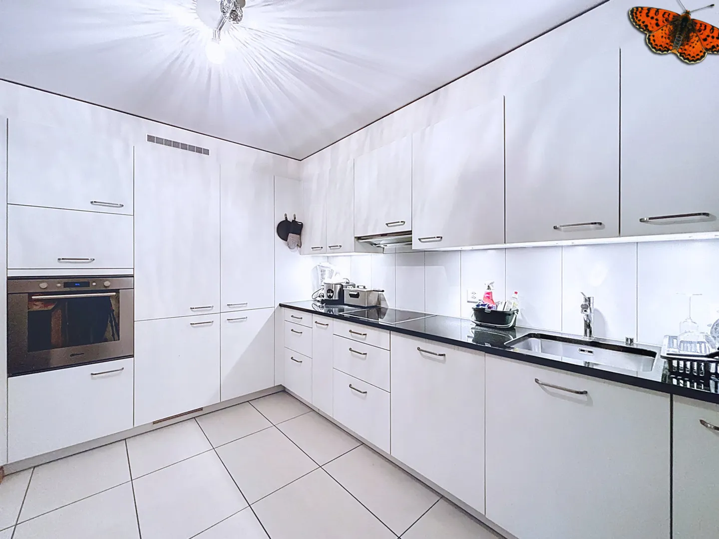 Appartement spacieux de 3,5 pièces / emplacement idéal - Photo 2 sur 12