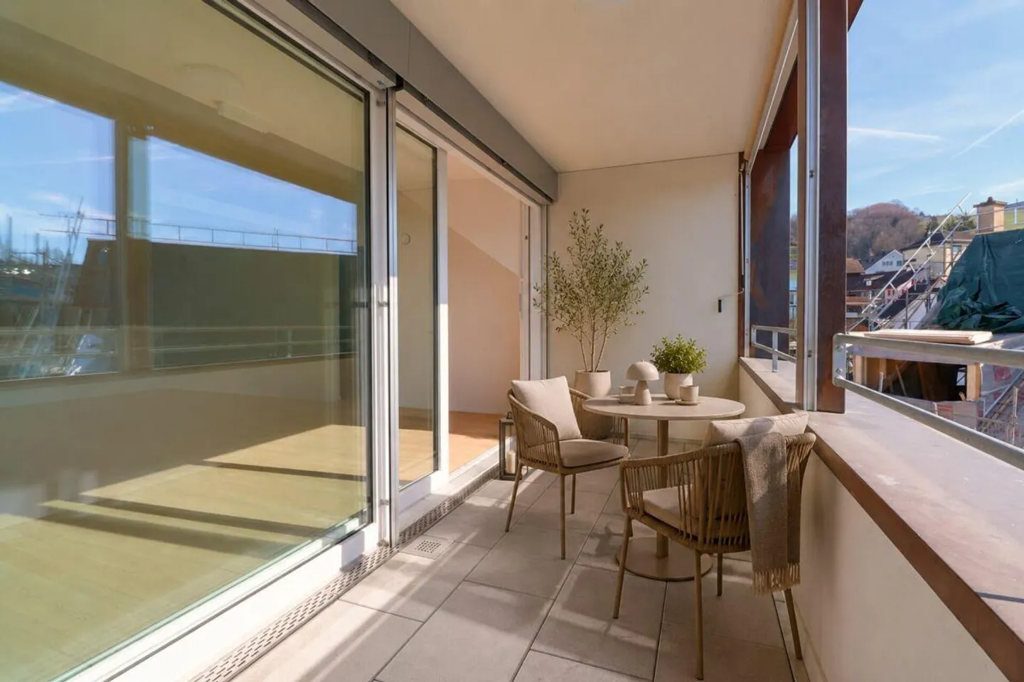 Living at the top in the village - nearly new penthouse apartment with direct lift - Photo 12 of 13
