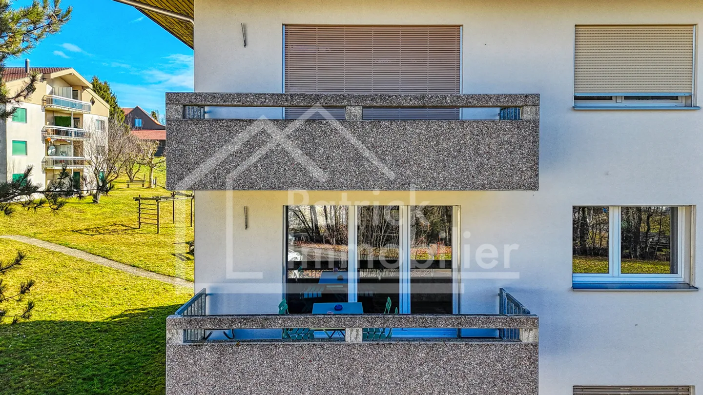 Charming 2.5-room apartment on the 1st floor with balcony - Photo 8 of 11