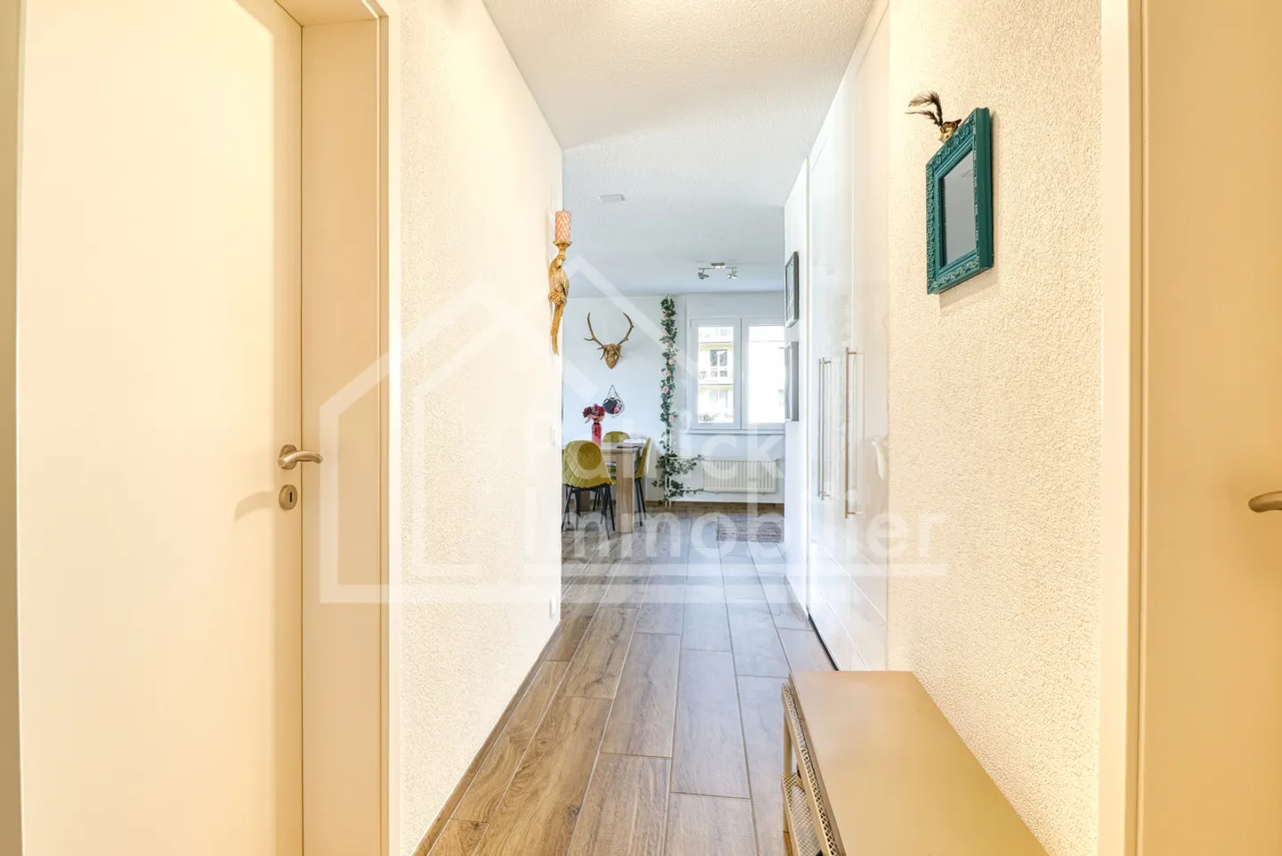 Charming 2.5-room apartment on the 1st floor with balcony - Photo 4 of 11