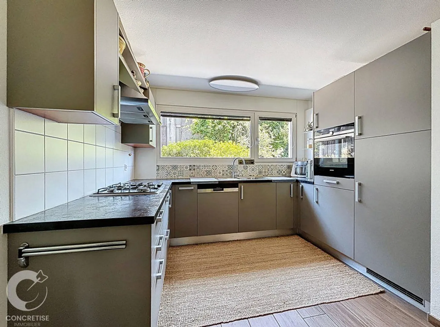 Well-maintained 4.5-room adjoining house in Denges - Photo 4 of 13