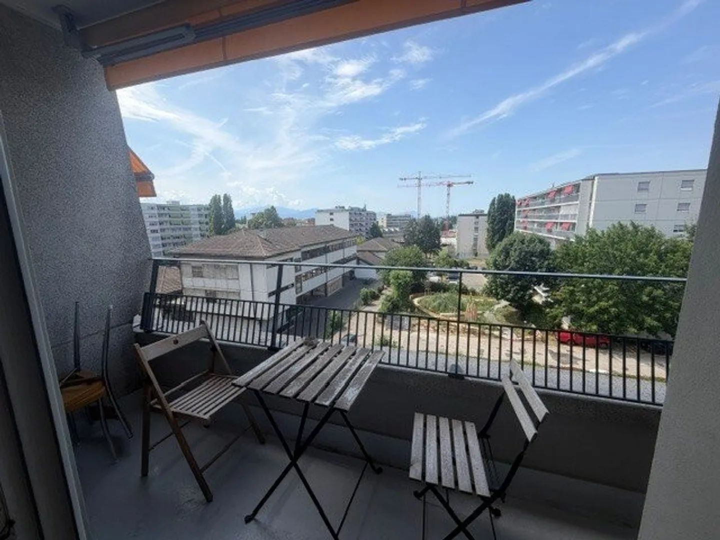 Vicino alla stazione di Renens, alla metro e all'EPFL, affascinante appartamento di 2,5 locali al 5° piano - Foto 4 di 8