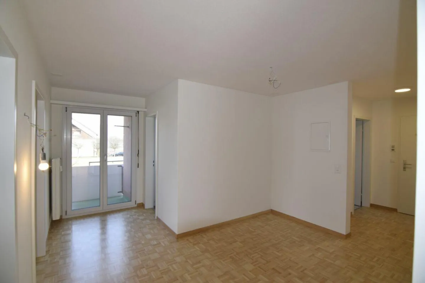Appartement attrayant de 3 pièces avec patio au rez-de-chaussée - Photo 5 sur 7
