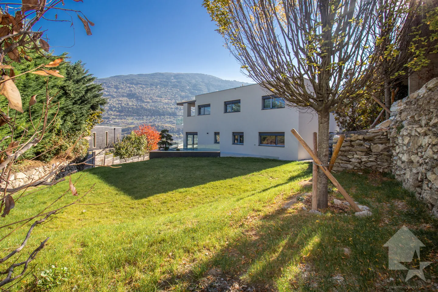 Ampio appartamento di lusso con 5.5 stanze e giardino di 400 m2 - Foto 4 di 13