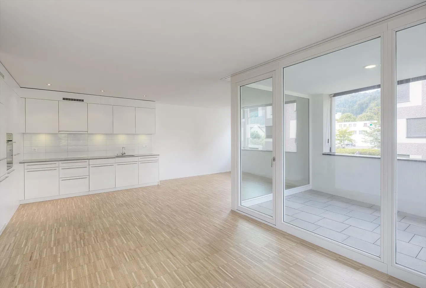 Renting without deposit - Joy of living starts at home - Photo 4 of 12