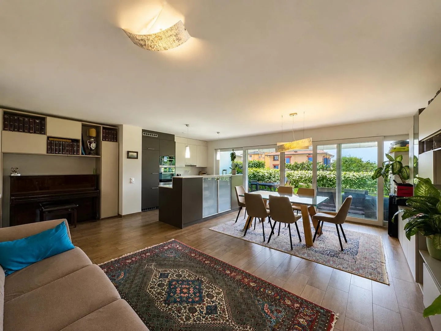 Spacious 5.5 rooms with garden in Mendrisio - Photo 1 of 16