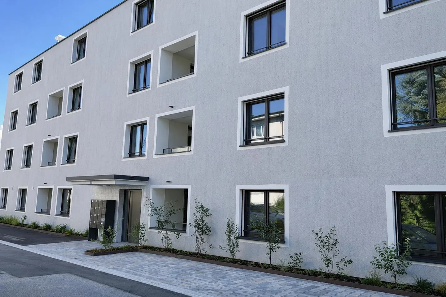 Modern 2.5 Room New Apartment Directly at Aadorf Train Station - Photo 1 of 9