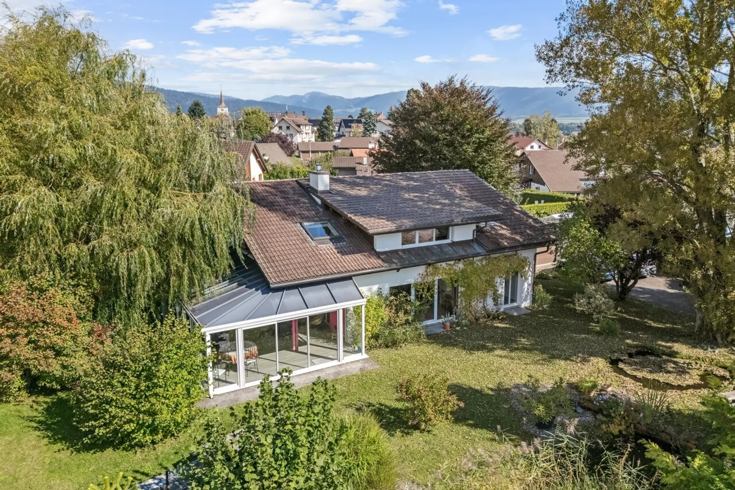 Eleganza discreta in un contesto verde a Fontaines - Foto 3 di 13