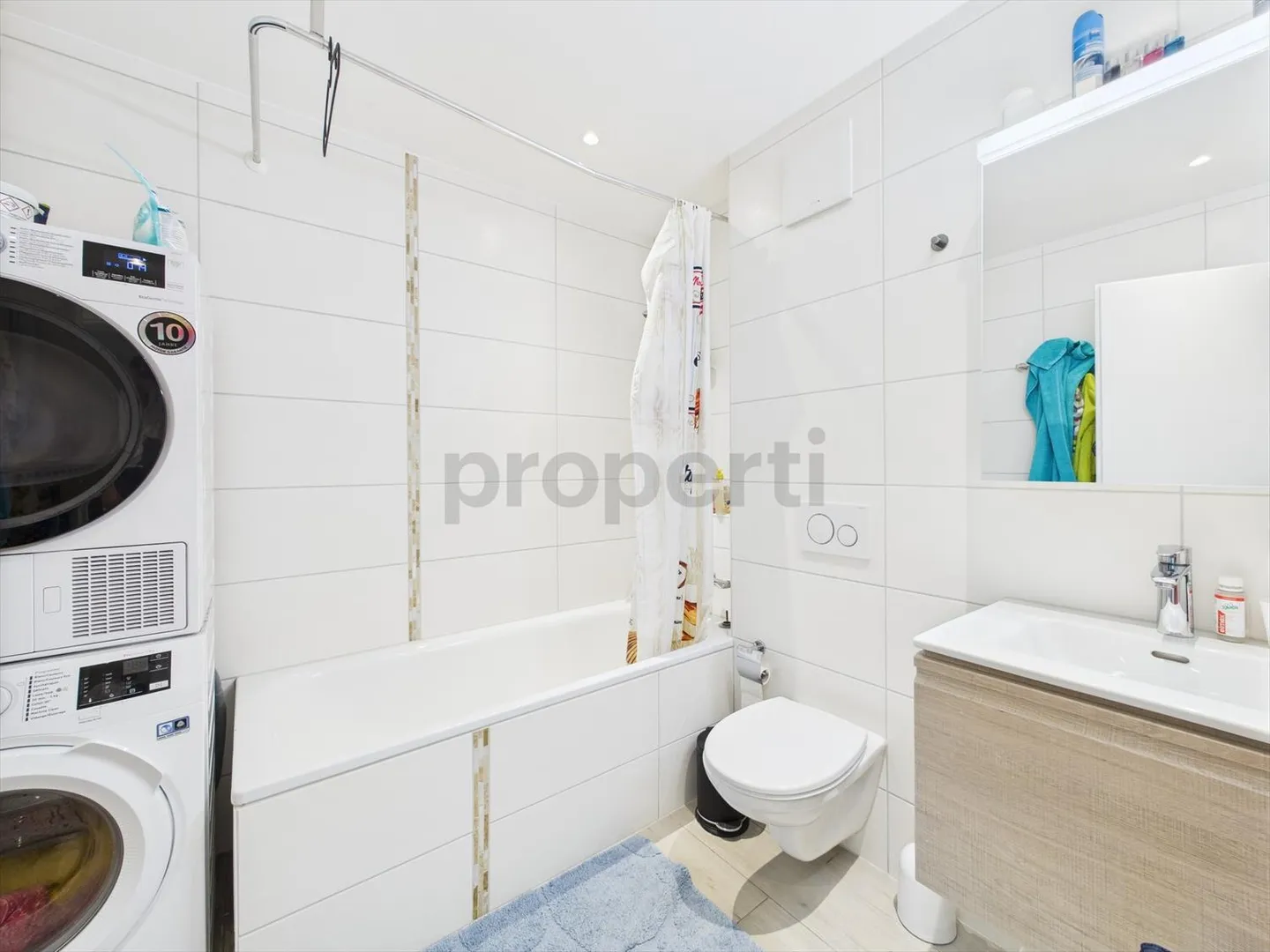 Spazioso appartamento moderno di 4,5 locali con balcone a Vallon FR - Foto 8 di 12